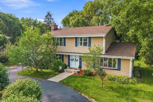 11145 N Riverland Court, MEQUON, WI, 53092 | Card Image