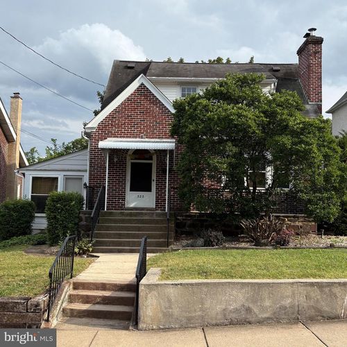 323 S 4th St, PERKASIE, PA, 18944-1821 | Card Image