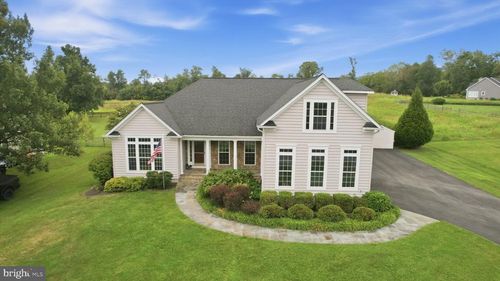 35987 Birch Hollow Ln, HILLSBORO, VA, 20132-2767 | Card Image