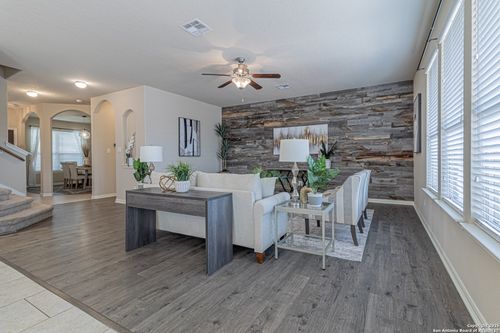 22819 Akin Town, San Antonio, TX, 78261-2168 | Card Image