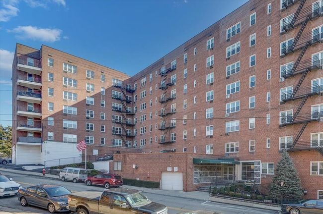 View of apartment building / complex | Image 22