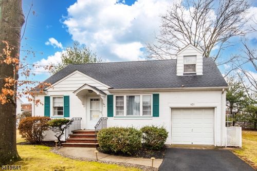 821 Milton Blvd, Rahway, NJ, 07065-1718 | Card Image