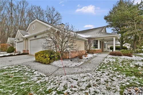 12 Community Dr, Avon Lake, OH, 44012-1591 | Card Image