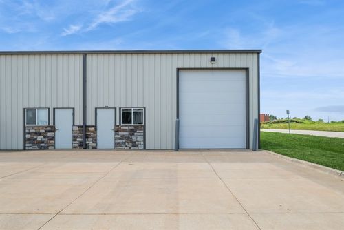 106-4151 3rd Ave, Marion, IA, 52302-3877 | Card Image