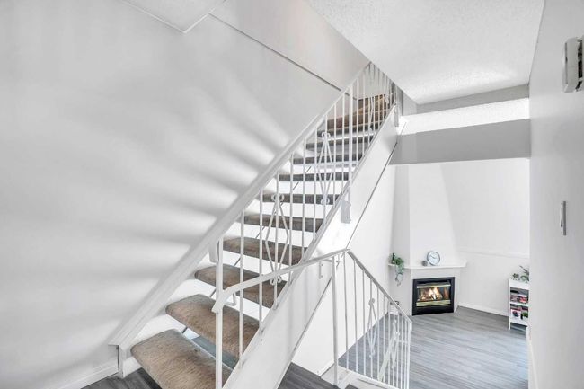 803 - 919 38 St Ne, Townhouse with 2 bedrooms, 2 bathrooms and 1 parking in Calgary AB | Image 4