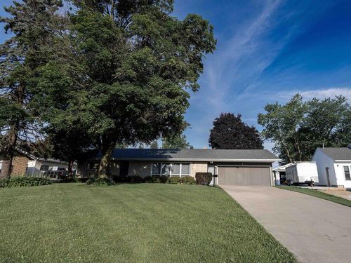 819 Ridge St, Mineral Point, WI, 53565-1429 | Card Image