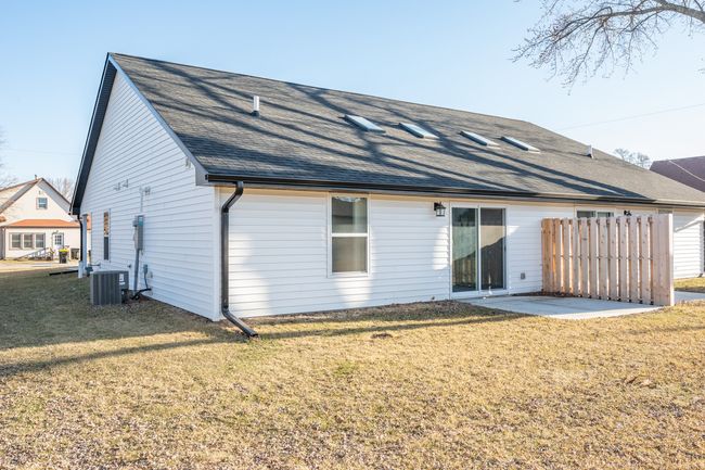 503 W Broadway St, Home with 2 bedrooms, 2 bathrooms and null parking in Colfax IA | Image 4