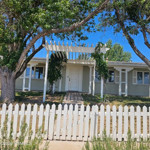 3209 N Swan St, Silver City, NM, 88061-5957 | Card Image