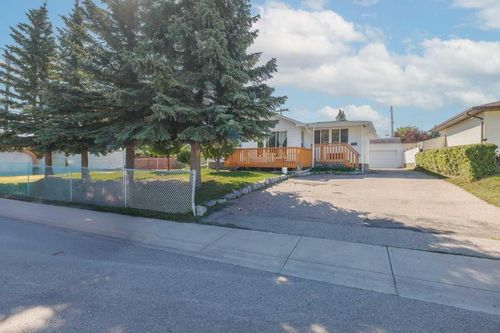 4613 4 Ave Se, Calgary, AB, T2A0A1 | Card Image