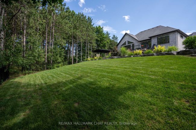 105 Mennill Dr, House other with 4 bedrooms, 4 bathrooms and 9 parking in Minesing ON | Image 44