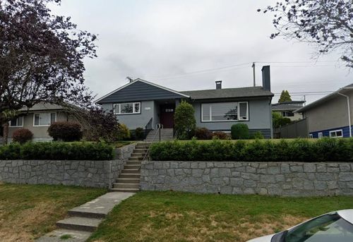 4711 Ridgelawn Dr, Burnaby, BC, V5C3Y1 | Card Image