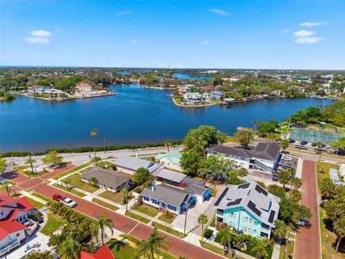 410 W Lemon St, TARPON SPRINGS, FL, 34689-3527 | Card Image