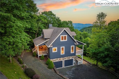 211 Maple Tree Ln, West Jefferson, NC, 28694-7582 | Card Image