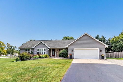 2900 Sagewood Way, SUAMICO, WI, 54173 | Card Image