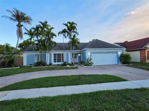 9300 Dunhill Dr, Miramar, FL, 33025-3869 | Card Image