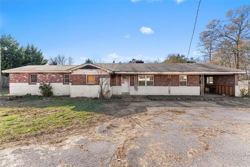 2116 Memorial Park Dr, Gainesville, GA, 30504-5879 | Card Image