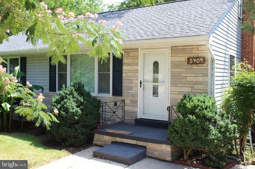 5409 75th Ave, Lanham, MD, 20706-1207 | Card Image