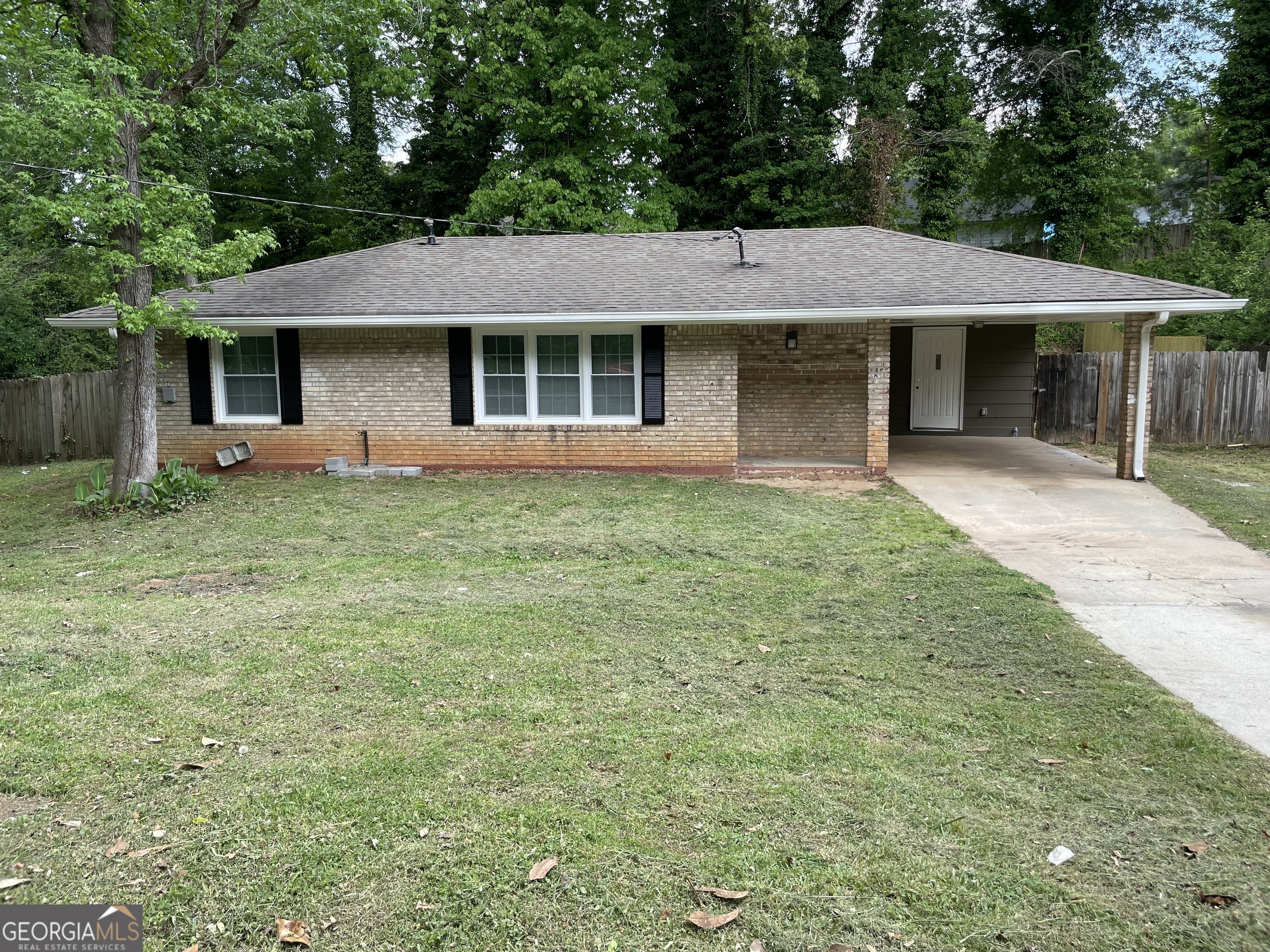 Pinedale Dr, Forest Park, GA 30297