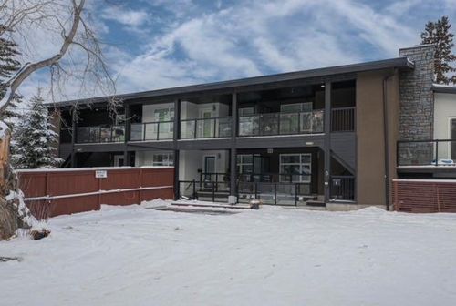 5 - 2815 17 Street Sw, Home with 2 bedrooms, 1 bathrooms and 1 parking in Calgary AB | Card Image