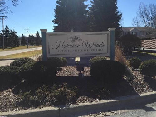27594 Harrison Woods Ln, Harrison Township, MI, 48045-3542 | Card Image
