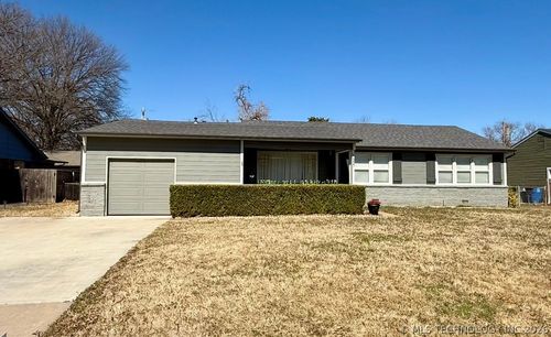 1557 49th Pl, Tulsa, OK, 74105-4809 | Card Image