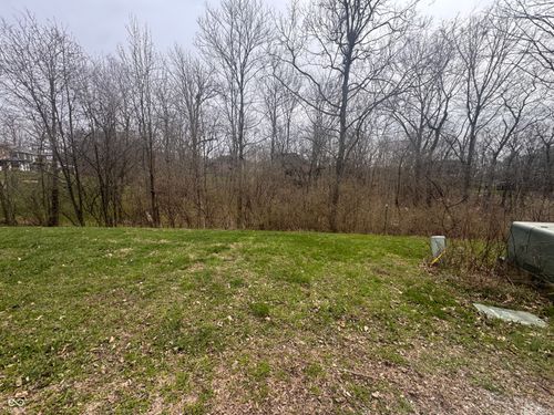 76 Nevada Ct, Lawrenceburg, IN, 47025-7487 | Card Image