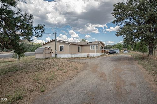 5592 Foley Lane, Central Point, OR, 97502 | Card Image