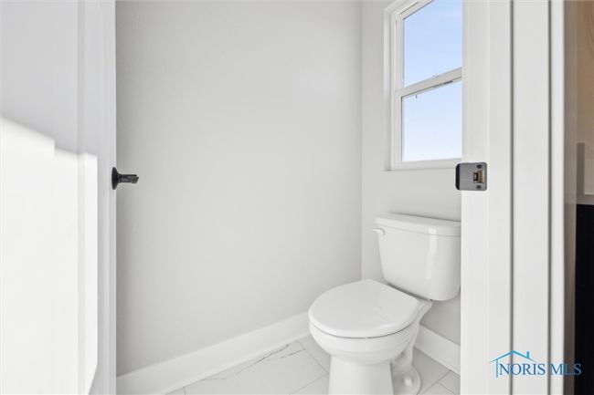 105 Kinloch Drive, House other with 4 bedrooms, 4 bathrooms and 2 parking in Perrysburg OH | Image 24