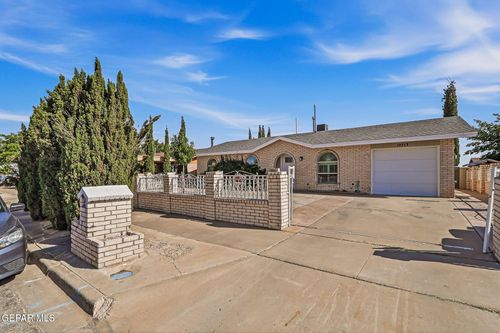 10713 Eagle Pass Ln, El Paso, TX, 79924-1224 | Card Image