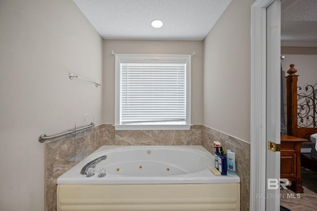 402 Savannah Ln, House other with 3 bedrooms, 2 bathrooms and null parking in Foley AL | Image 20