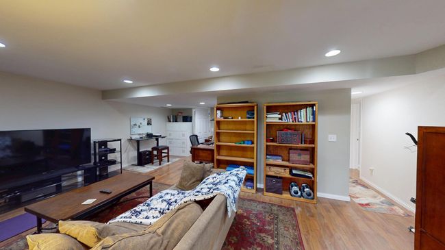 LL Family Room | Image 27