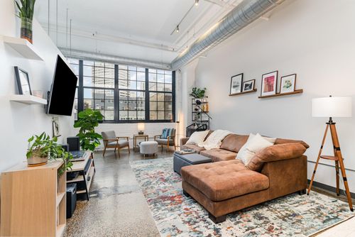 unit-201-500 Robert St N, Saint Paul, MN, 55101-4452 | Card Image