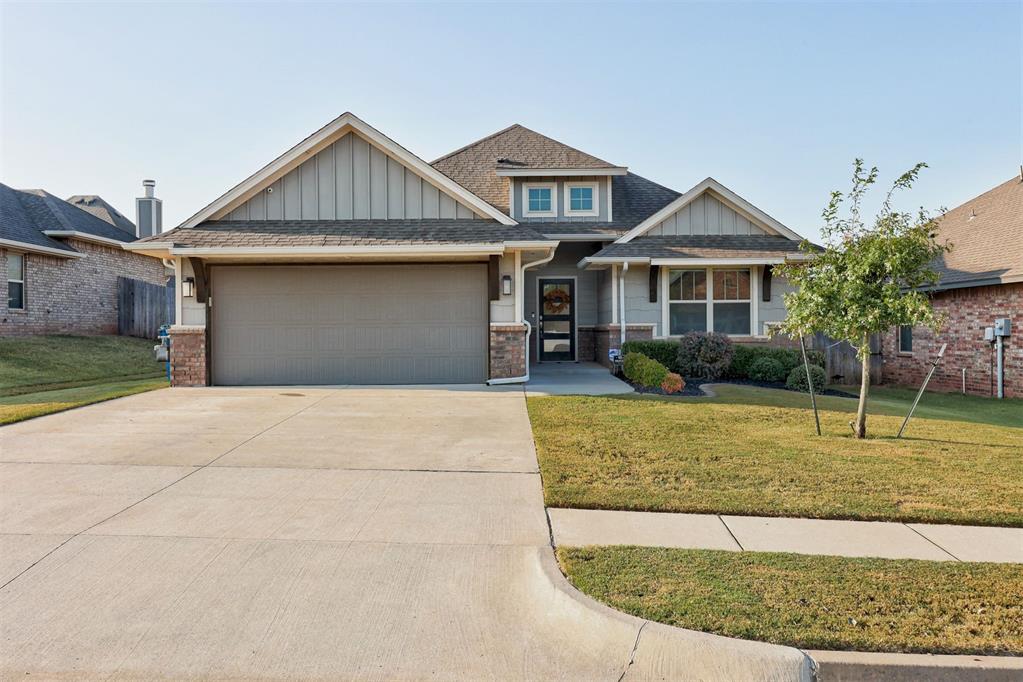 Oxnard St, Edmond, OK 73034