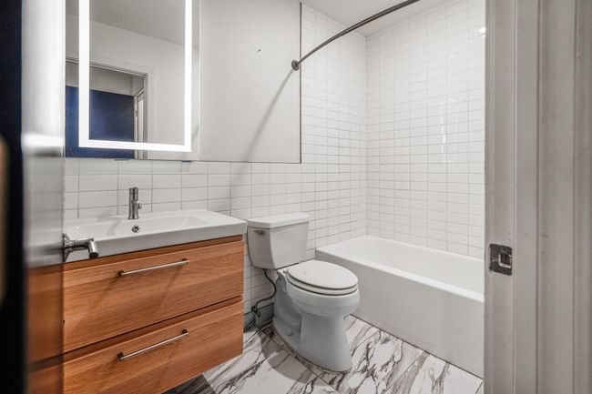 APT-404 - 2109 Blaisdell Ave, Condo with 2 bedrooms, 1 bathrooms and null parking in Minneapolis MN | Image 9