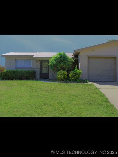 1552 S 67th East Ave, Tulsa, OK, 74112-7417 | Card Image