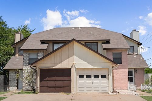 708 Victoria Dr, Grand Prairie, TX, 75052-5370 | Card Image