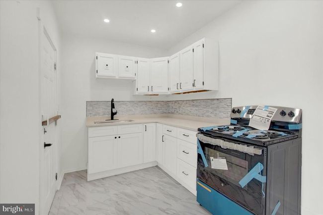 1008 Locust St, Townhouse with 3 bedrooms, 1 bathrooms and null parking in READING PA | Image 7