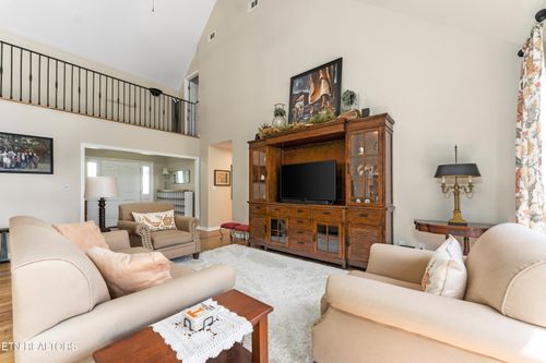3343 Bentwood Dr, Kodak, TN, 37764-2349 | Card Image