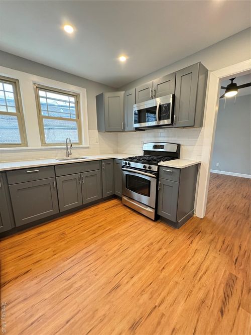 1-42 Alder St, Yonkers, NY, 10701-4502 | Card Image