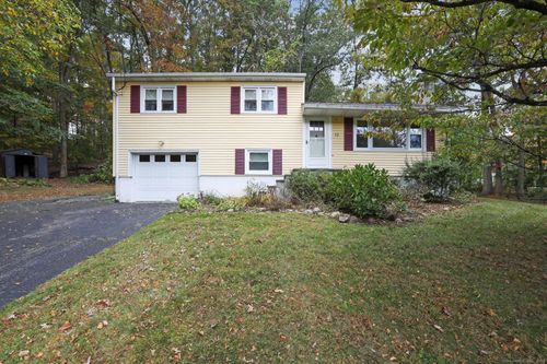 12 Oak Crest Dr, Brookfield, CT, 06804-2321 | Card Image