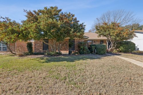 2009 Glenbrook Meadows Dr, Garland, TX, 75040-4138 | Card Image