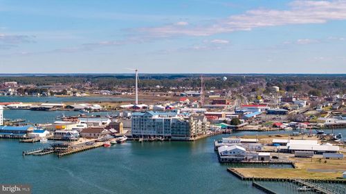 unit-301-1 Dock St, CRISFIELD, MD, 21817-1079 | Card Image