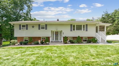 41 Clyde St, Watertown, CT, 06779-1001 | Card Image