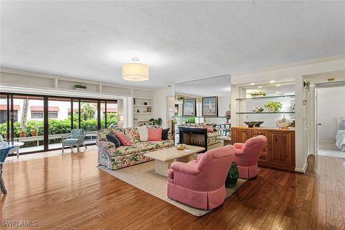 525-525 Serendipity Dr, NAPLES, FL, 34108-2816 | Card Image