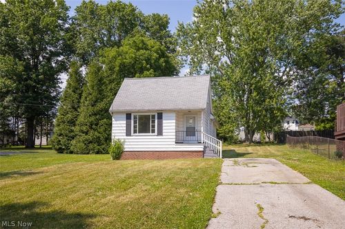 12827 Fruitside Rd, Garfield Heights, OH, 44125-4915 | Card Image