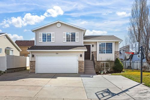 759 W 1580 N, Clinton, UT, 84015-6667 | Card Image