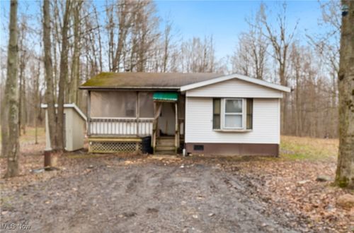 3029 Sweet Rd, Conneaut, OH, 44030-9752 | Card Image
