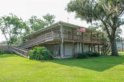 915 Live Oak Dr, Jones Creek, TX, 77541-9318 | Card Image