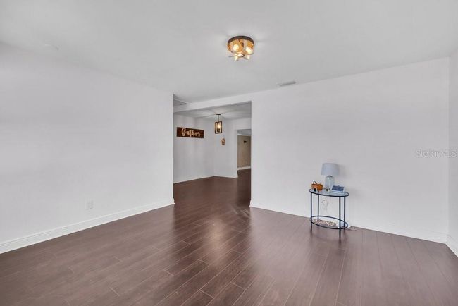 11015 S County Road 39, House other with 4 bedrooms, 2 bathrooms and null parking in Lithia FL | Image 11