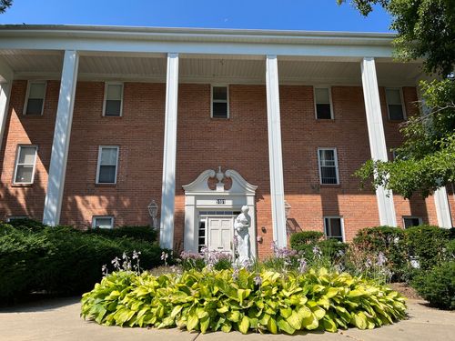 apt-204b-5101 Carriageway Dr, Rolling Meadows, IL, 60008-3918 | Card Image